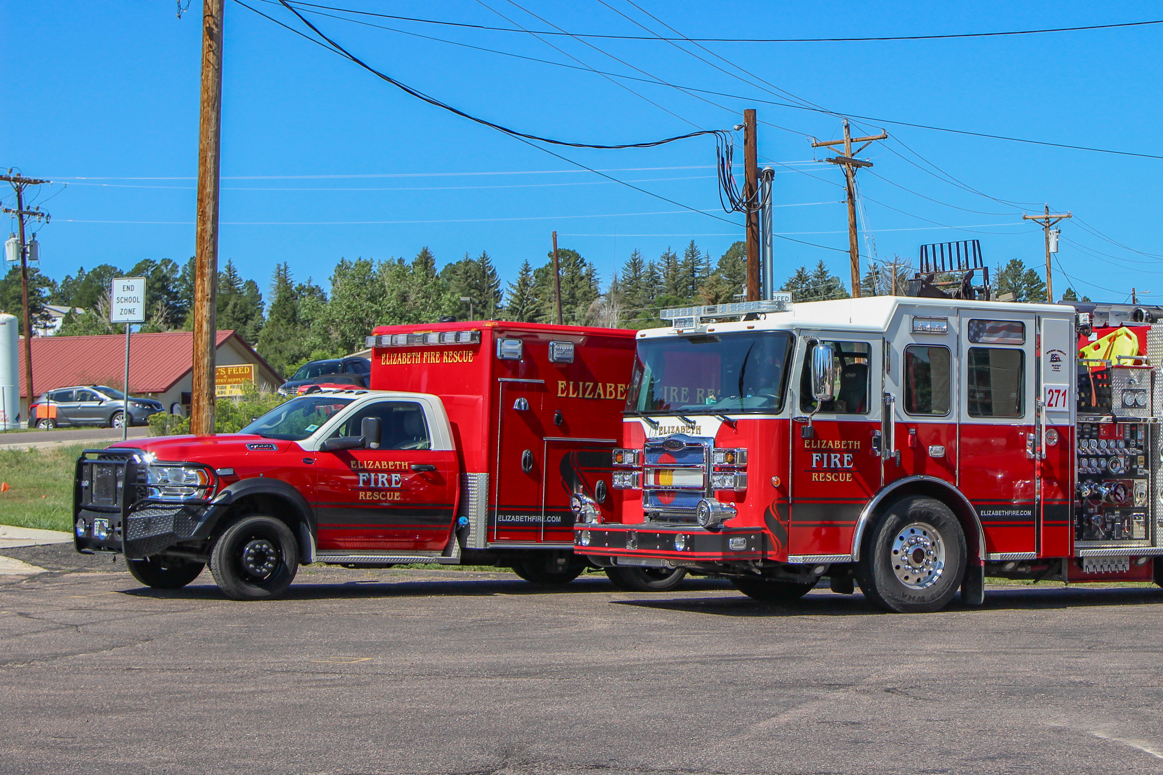 EFPD 4x4 ambulance and structure engine