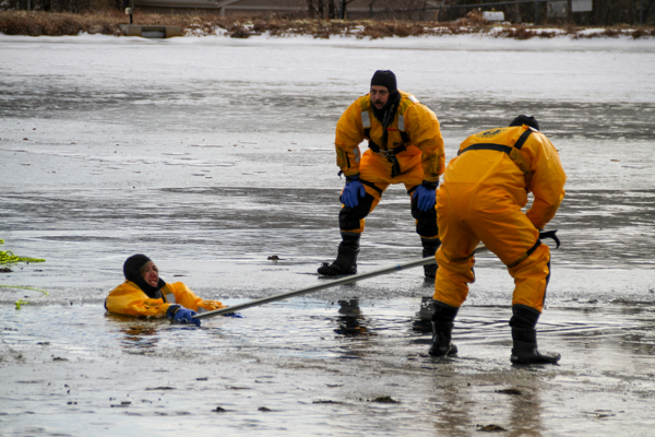 Crews at ice rescue training