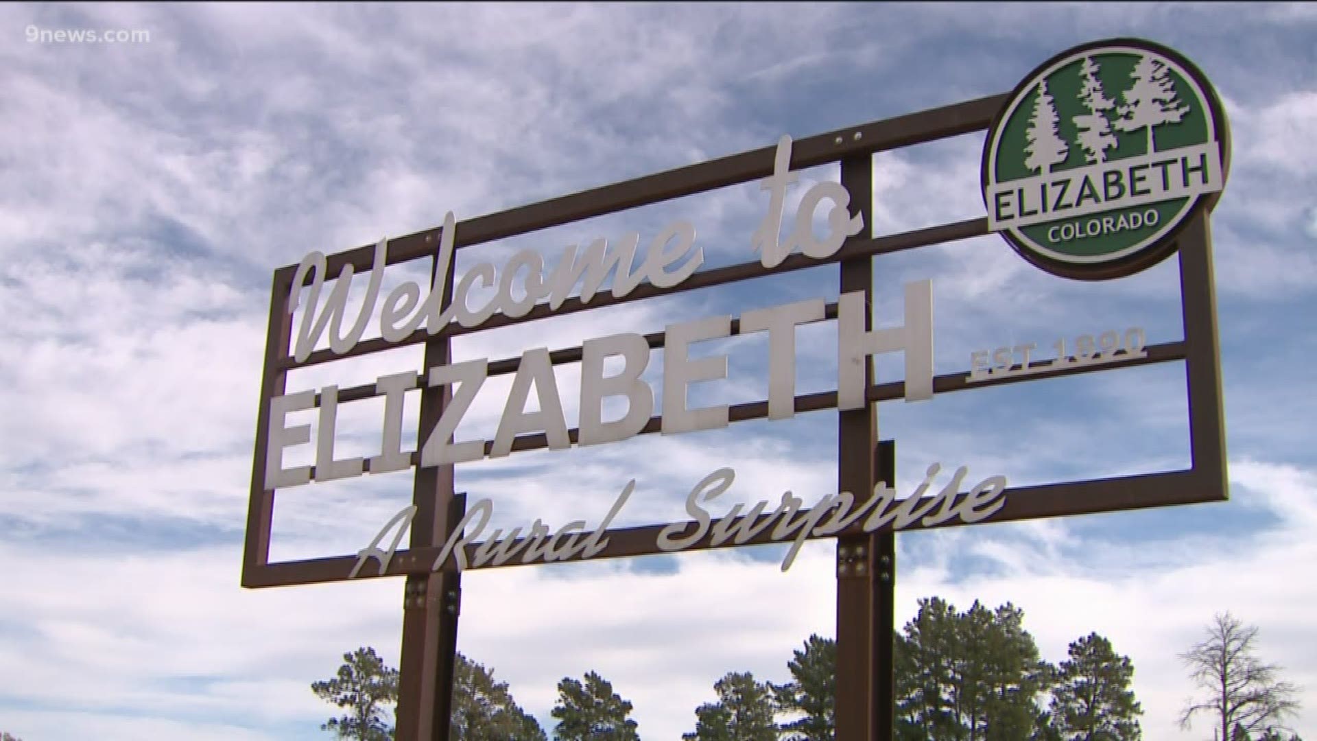Sign saying "Welcome to Elizabeth"